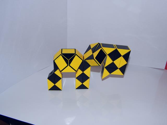 RUBIK SNAKE WĄŻ - 24 ELEMENTÓW KOLOROWY - obrazek 2