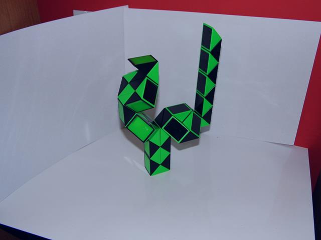 RUBIK SNAKE WĄŻ - 24 ELEMENTÓW KOLOROWY - obrazek 3